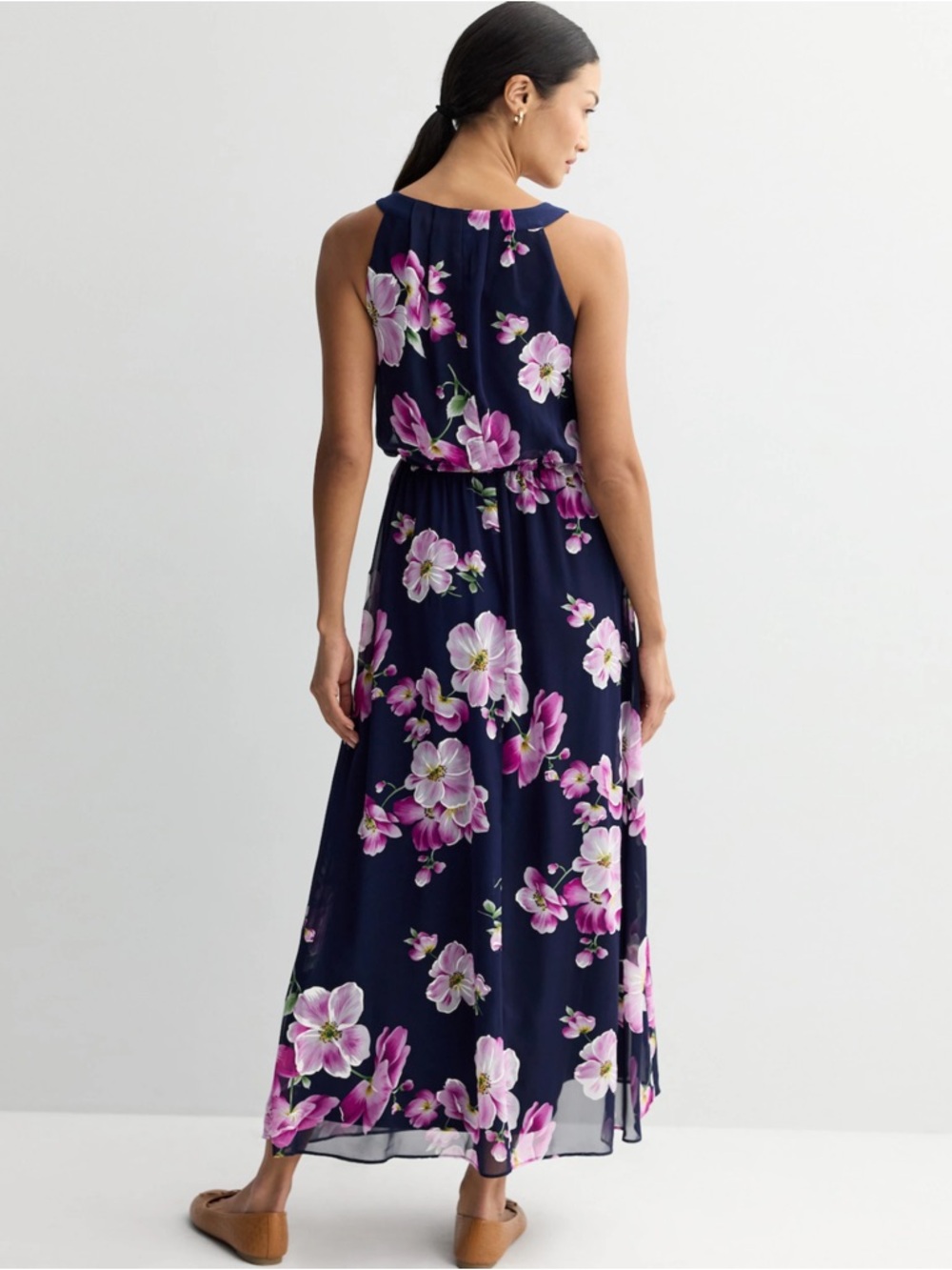 NWT Women's Robbie Bee Halter Maxi Dress with Floral Print, size 6 - Picture 2 of 8